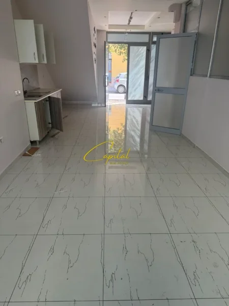 Tirane, jepet me qera ambjent biznesi Kati 0, 80 m² 1.200 € (RRUGA E DIBRES)
