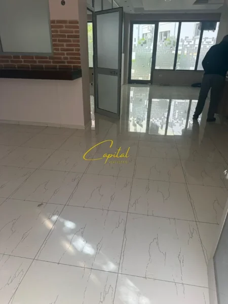 Tirane, jepet me qera ambjent biznesi Kati 0, 80 m² 1.200 € (RRUGA E DIBRES)