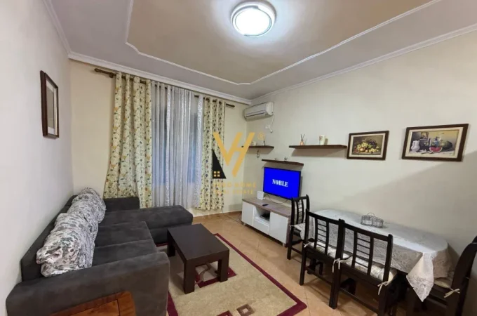 Tirane, jepet me qera apartament 1+1+Ballkon Kati 4, 60 m² 500 € (MEDRESEJA)