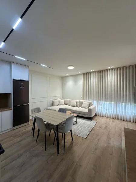 Tirane, jepet me qera apartament 1+1+Ballkon Kati 3, 64 m² 630 € (Bulevardi i Ri)