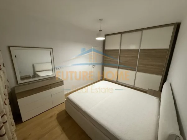 Tirane, jepet me qera apartament 1+1 Kati 9, 64 m² 450 € (Kompleksi Golden Park)