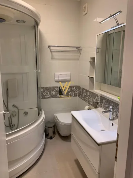 Tirane, jepet me qera apartament 3+1+Ballkon Kati 4, 123 m² 870 € (JORDAN MISJA)