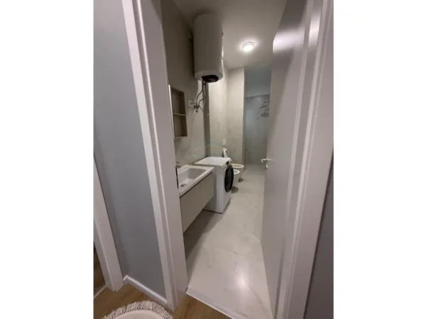 Tirane, jepet me qera apartament 1+1 Kati 3, 53 m² 450 € (fresk)