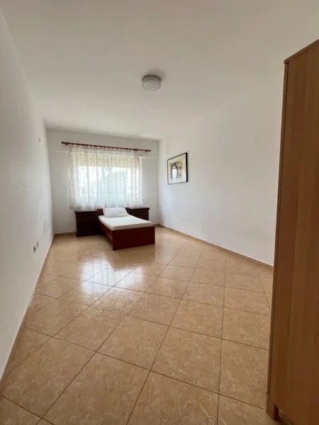 Tirane, jepet me qera apartament 2+1 Kati 8, 105 m² 650 € (Don Bosko)