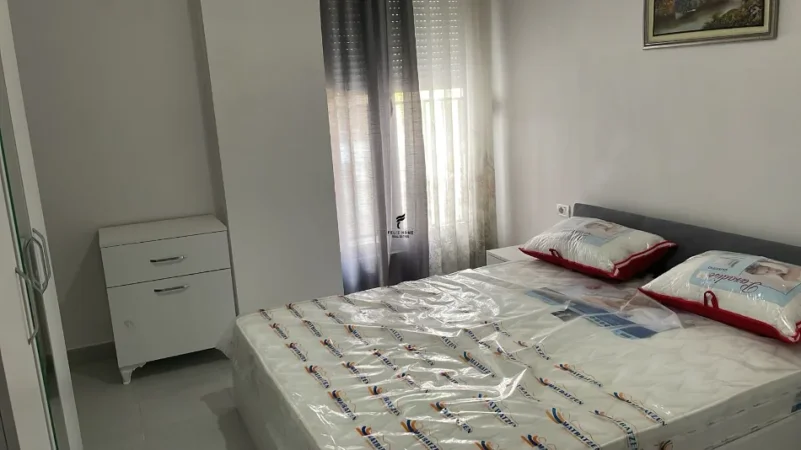 Tirane, jepet me qera apartament 2+1 Kati 1, 100 m² 600 € (5 MAJI)