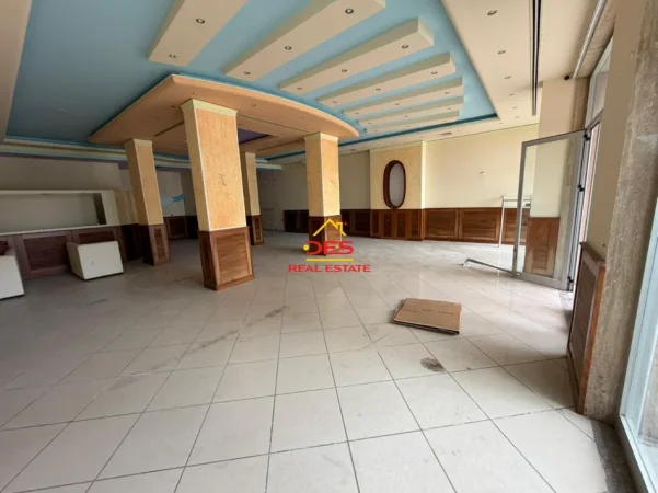 Vlore, shitet ambjent biznesi Kati 0, 155 m² (Rruga Dhimitër Konomi)