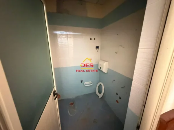 Vlore, shitet ambjent biznesi Kati 0, 155 m² (Rruga Dhimitër Konomi)
