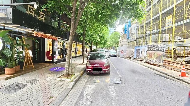 Tirane, jepet me qera dyqan Kati 1, 54 m² 800 € (Rruga Brigada 8)