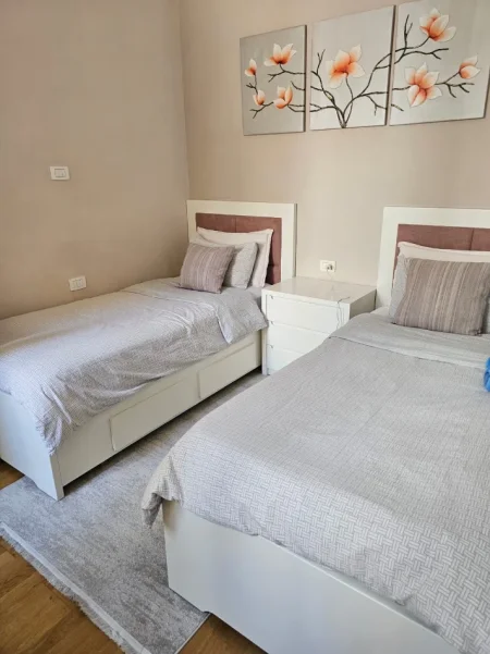 Tirane, shitet apartament 3+1 Kati 3, 113 m² 295.000 € 