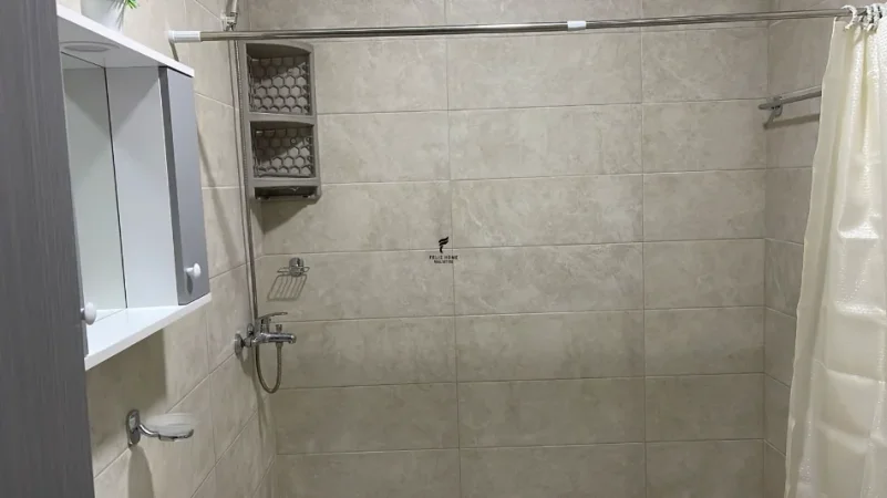 Tirane, jepet me qera apartament 2+1 Kati 5, 100 m² 600 € (5 MAJI)