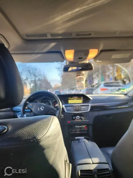 Tirane, shes makine Mercedes-Benz E-Class 350 Avantgarde Nafte, gri metalizato automatik Kondicioner 200.000 km 7.500 €