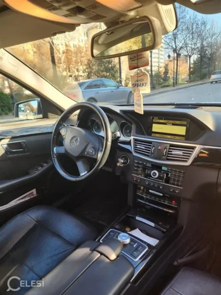 Tirane, shes makine Mercedes-Benz E-Class 350 Avantgarde Nafte, gri metalizato automatik Kondicioner 200.000 km 7.500 €