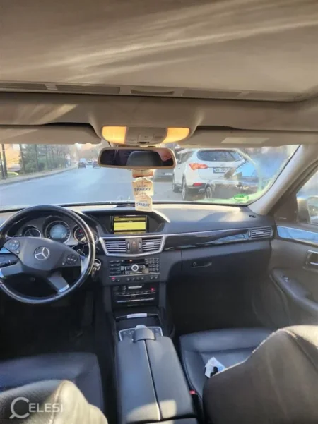 Tirane, shes makine Mercedes-Benz E-Class 350 Avantgarde Nafte, gri metalizato automatik Kondicioner 200.000 km 7.500 €