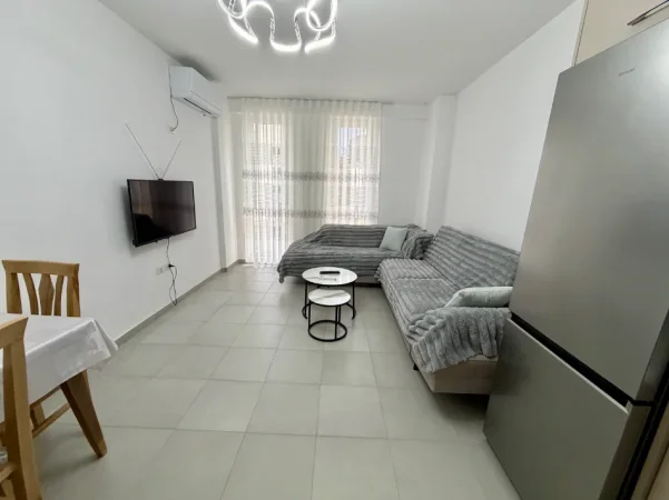 Tirane, jepet me qera apartament 1+1+Aneks+Ballkon Kati 4, 65 m² 450 € (Rruga e Dibres te Spitalet)