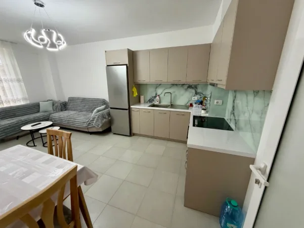 Tirane, jepet me qera apartament 1+1+Aneks+Ballkon Kati 4, 65 m² 450 € (Rruga e Dibres te Spitalet)