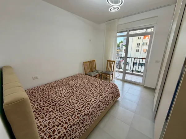 Tirane, jepet me qera apartament 1+1+Aneks+Ballkon Kati 4, 65 m² 450 € (Rruga e Dibres te Spitalet)