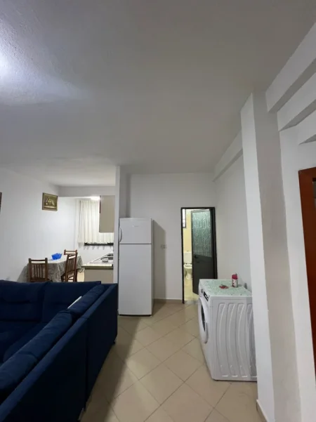 Tirane, jepet me qera apartament 1+1+Ballkon Kati 2, 65 m² 400 €