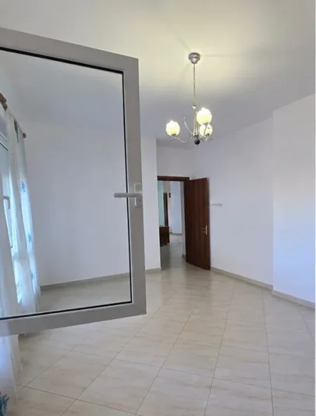 Tirane, shitet apartament 1+1 Kati 2, 112 m² 270.000 € (PAZARI I RI)