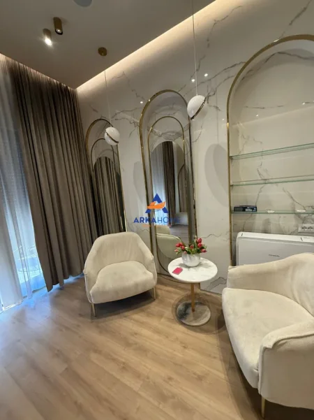Tirane, jepet me qera ambjent biznesi Kati 1, 140 m² 1.500 € 
