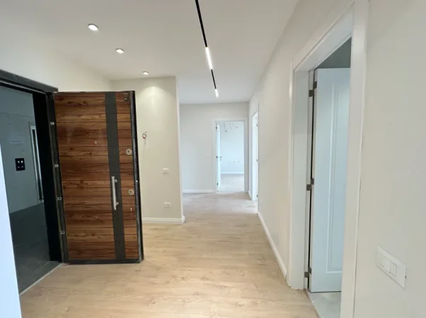 Tirane, shitet apartament 2+1 Kati 8, 106 m² 219.000 € (Bulevardi i Ri)