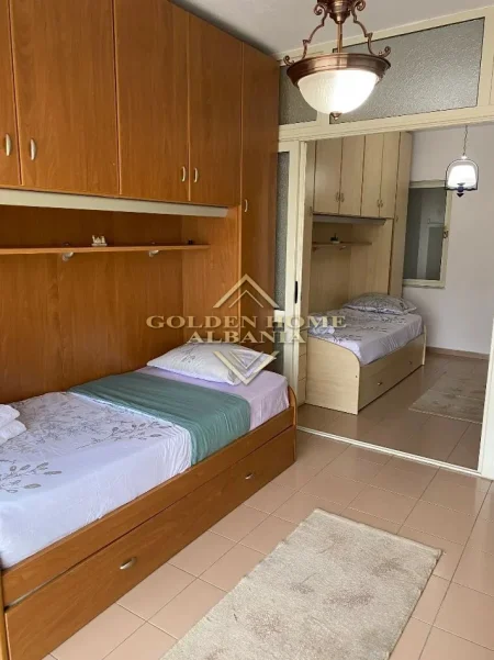 Tirane, jepet me qera 3+1 Kati 4, 140 m² 1.450 €