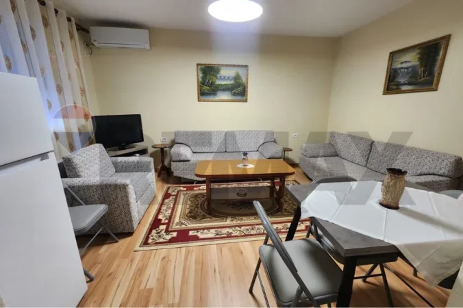 Tirane, jepet me qera apartament 1+1+Ballkon Kati 2, 53 m² 420 € (Rruga Bardhyl)
