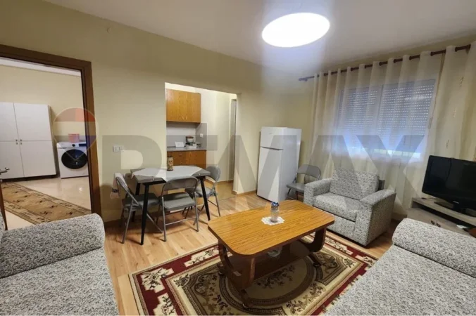 Tirane, jepet me qera apartament 1+1+Ballkon Kati 2, 53 m² 420 € (Rruga Bardhyl)