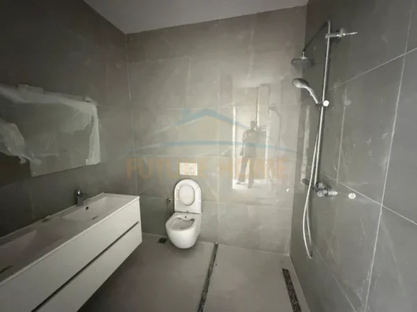 Durres, shitet apartament 2+1+Ballkon Kati 8, 110 m² 320.000 € 