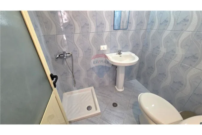 Vlore, shitet apartament 2+1+Ballkon Kati 8, 120 m² 186.000 € (Rruga e Cipajve, Vlore)