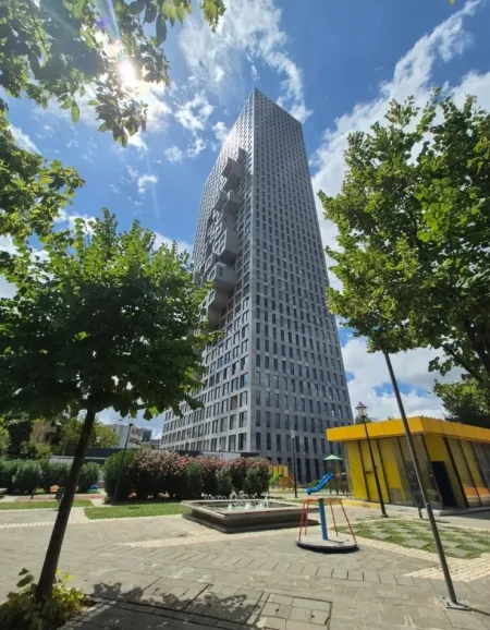 Tirane, jepet me qera zyre Kati 20, 150 m² 2.500 €