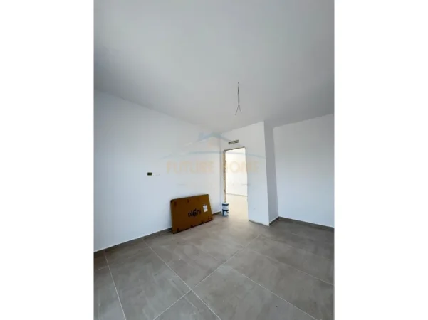 Shqiperi, shitet apartament+verande | Penthouse 2+1 Kati 2, 138 m² 250.000 € (QERRET,DURRES)