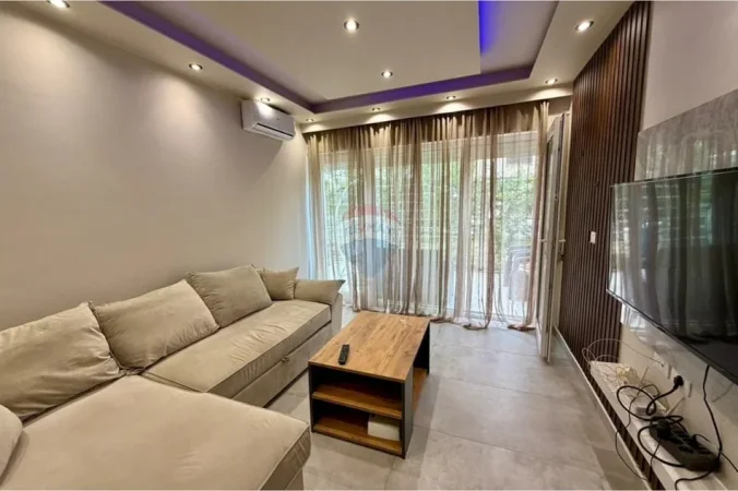 Tirane, jepet me qera apartament 1+1+Ballkon Kati 2, 85 m² 580 € (Kodra e Diellit 2)