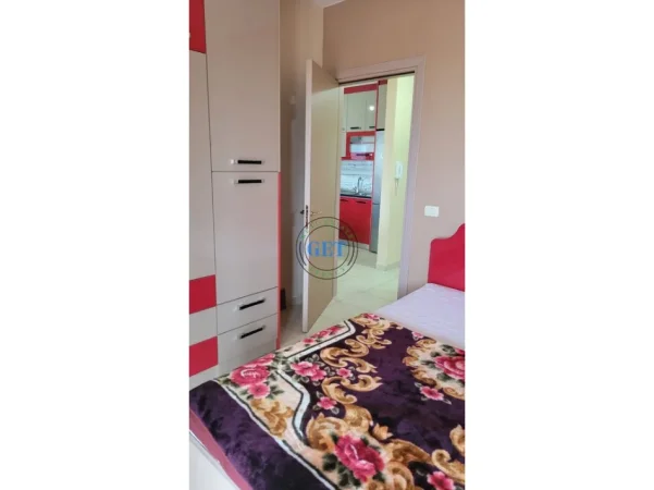 Durres, jepet me qera apartament 1+1 Kati 6, 65 m² 400 € (Plepa)