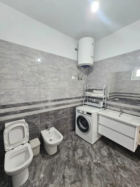 Durres, jepet me qera apartament 2+1+Aneks+Ballkon Kati 3, 150 m² 400 € 