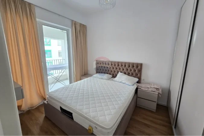Tirane, jepet me qera apartament 1+1+Ballkon , 60 m² (Kompleksi Mangalem)