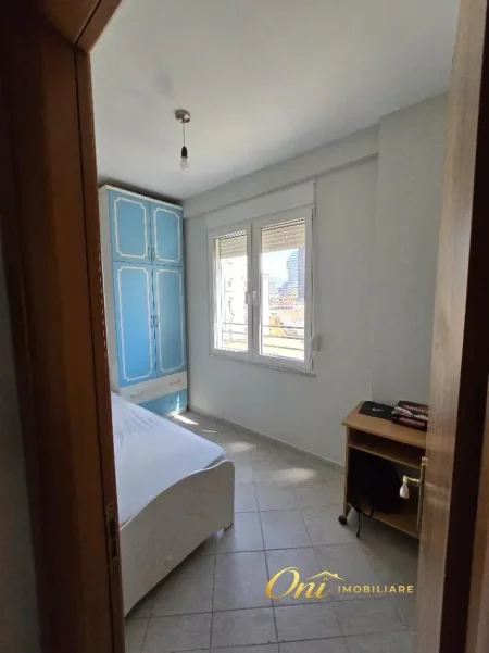 Tirane, jepet me qera apartament 2+1 Kati 8, 90 m² 650 € (RRUGA FORTUZI)