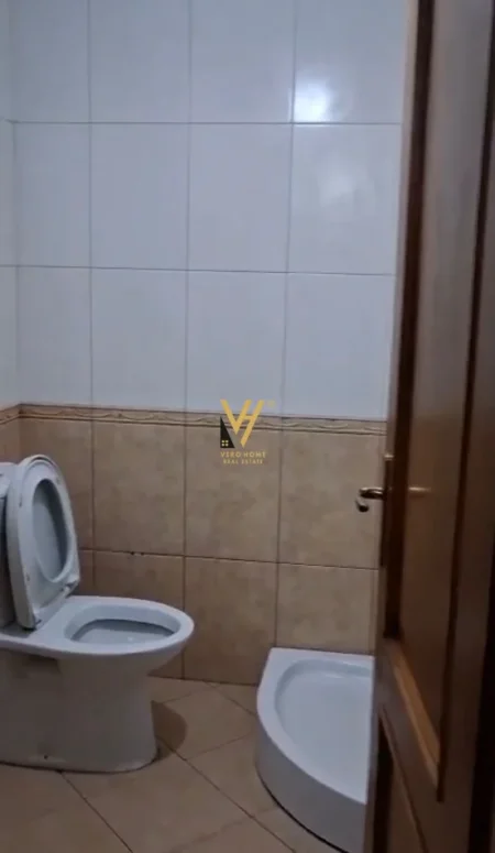 Tirane, jepet me qera apartament 2+1+Ballkon Kati 4, 90 m² 420 € (LIQENI I THATE)