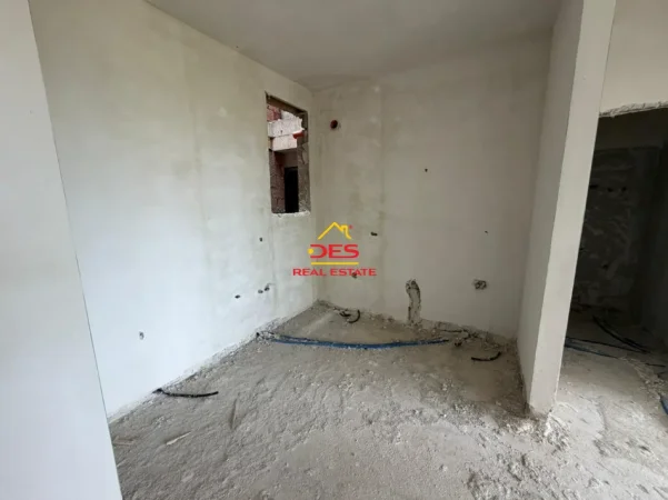 Vlore, shitet apartament 2+1+Ballkon Kati 6, 96 m² (Orikum)