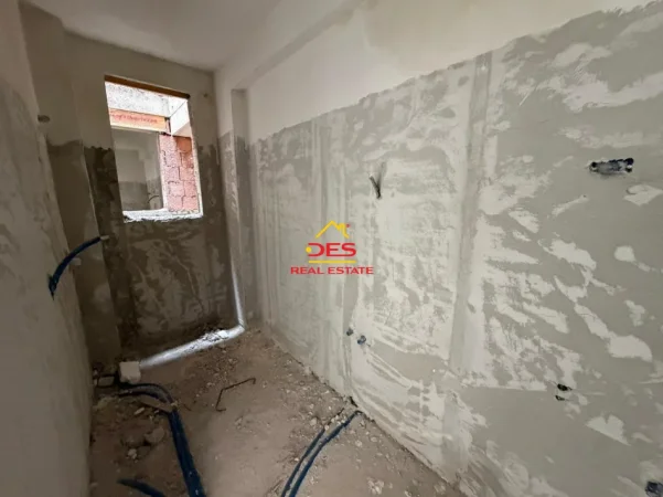 Vlore, shitet apartament 2+1+Ballkon Kati 6, 96 m² (Orikum)