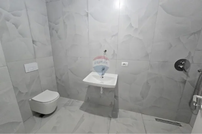 Tirane, shitet apartament 1+1+Ballkon Kati 2, 55 m² 107.000 € (Kompleksi Kaimi)
