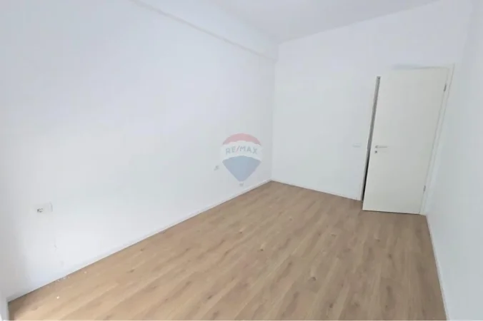 Tirane, shitet apartament 1+1+Ballkon Kati 2, 55 m² 107.000 € (Kompleksi Kaimi)