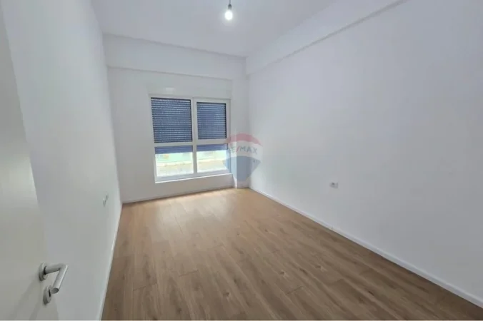 Tirane, shitet apartament 1+1+Ballkon Kati 2, 55 m² 107.000 € (Kompleksi Kaimi)
