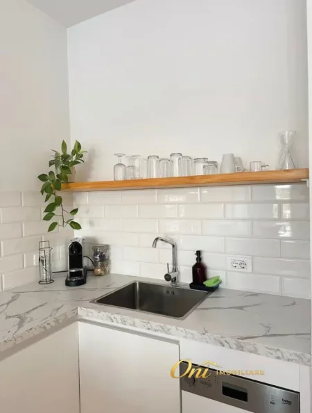 Tirane, jepet me qera apartament 1+1 Kati 2, 70 m² 750 € (REZIDENCA QUARTUM)