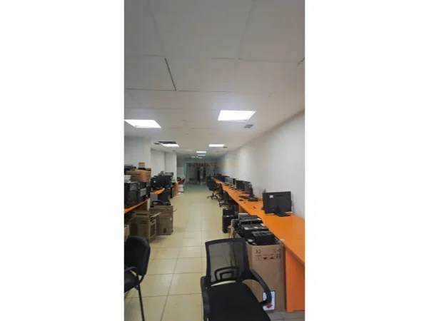 Tirane, shitet ambjent biznesi Kati 3, 79 m² 150.000 € (Condor Center)