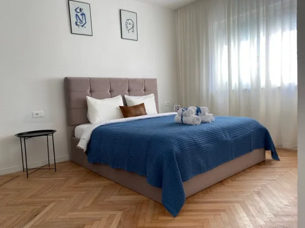 Tirane, jepet me qera apartament 1+1 Kati 4, 60 m² 650 € (Rr. Myslym Shyri)