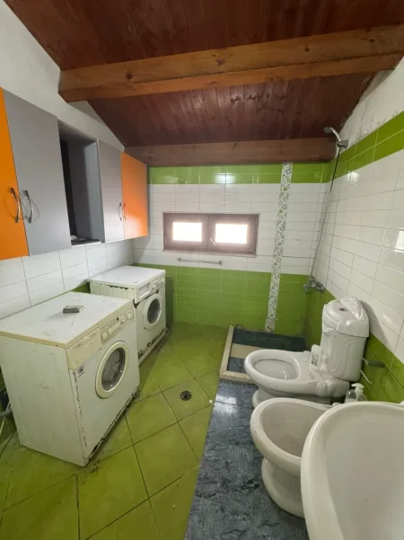 Durres, jepet me qera apartament 1+1 Kati 3, 200 € (Kenete, Durres)