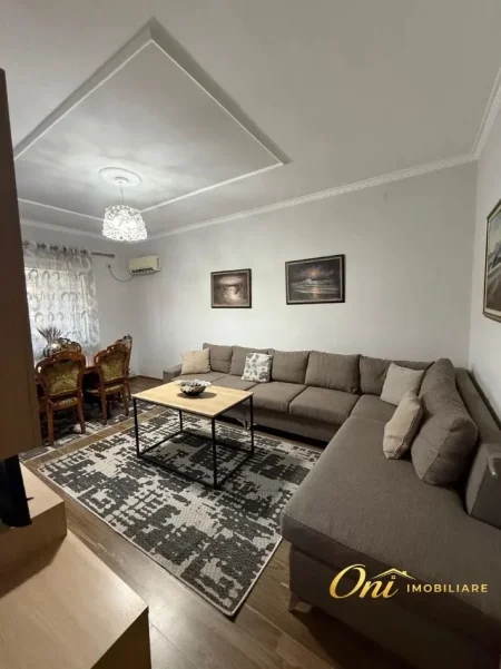 Tirane, jepet me qera apartament 2+1 Kati 3, 90 m² 650 € (FILLIMI I RRUGES DON BOSKO)
