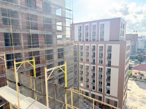 Tirane, shitet apartament 2+1 Kati 9, 79 m² 165.000 € (laprake)