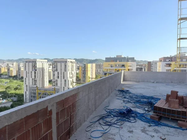 Tirane, shitet apartament 2+1 Kati 9, 79 m² 165.000 € (laprake)