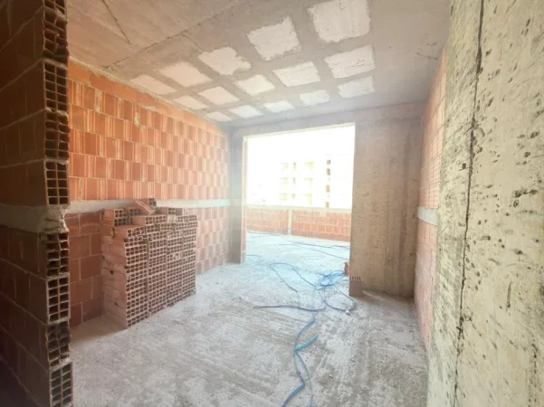 Tirane, shitet apartament 2+1 Kati 9, 79 m² 165.000 € (laprake)